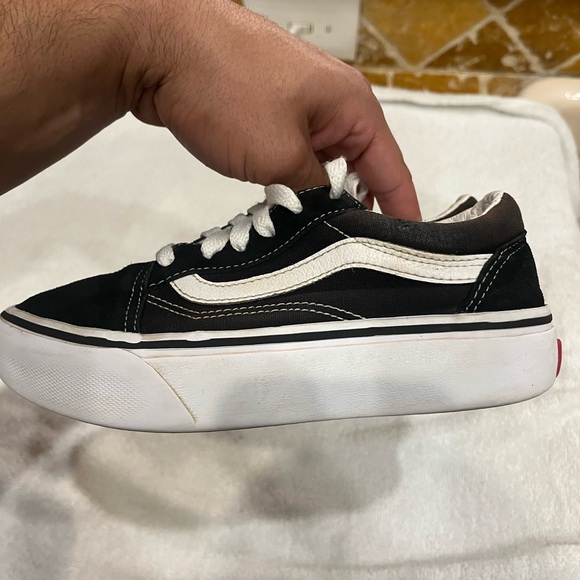 Vans Old Skool Black White Low Classic Skate Shoe 751505 Size 2 Youth Used - Picture 2 of 4